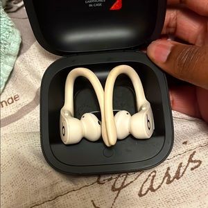 i just recently found my airpods and wanting to sell these. perfect condition